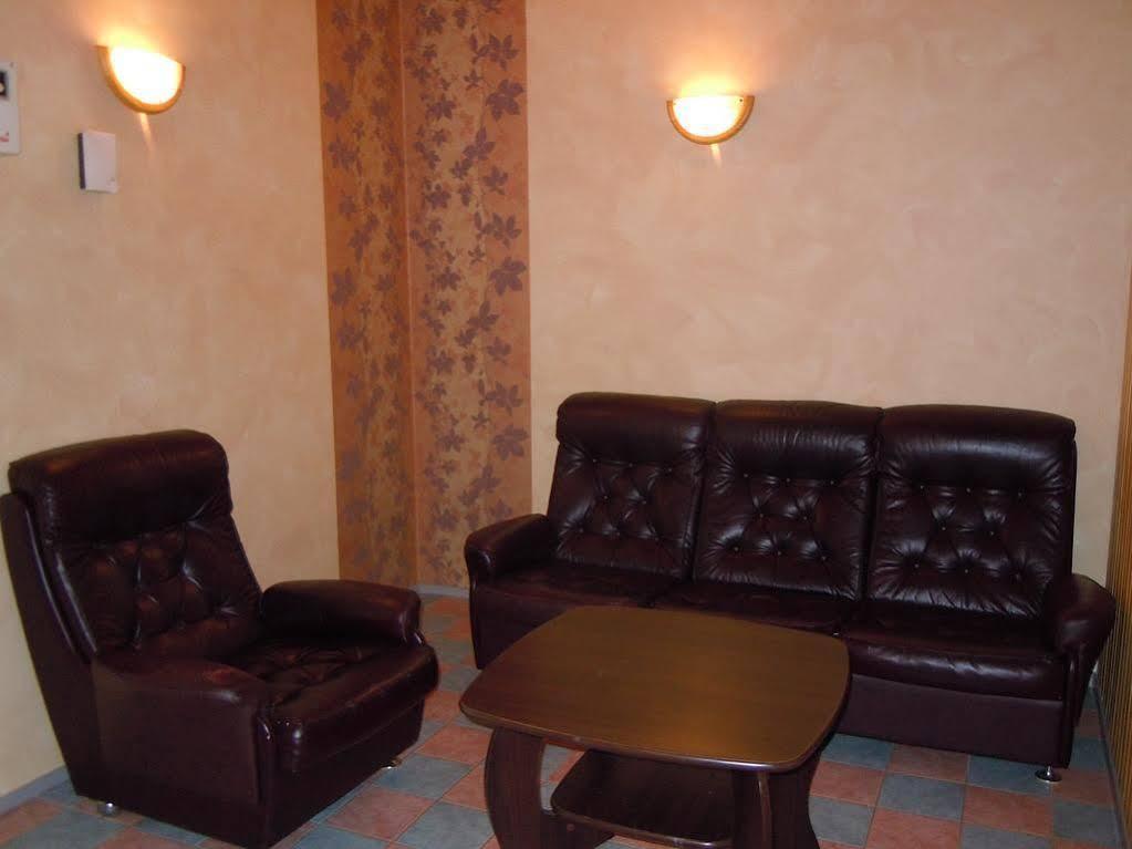 Centrum Hotel Viljandi Esterno foto